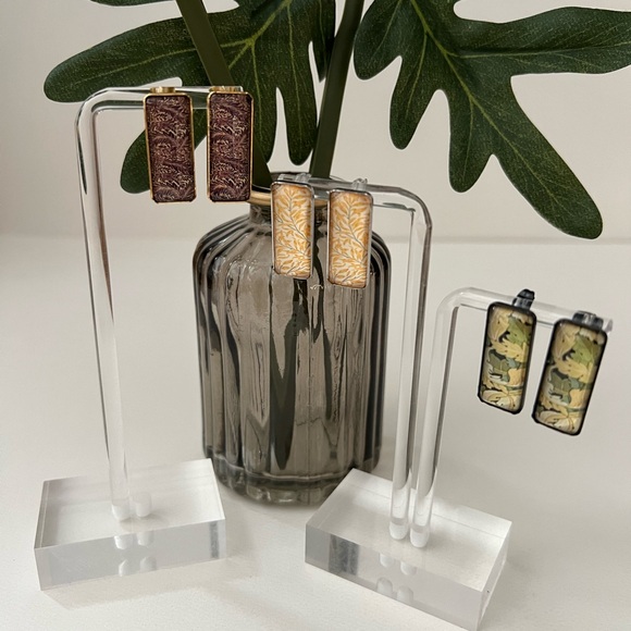 Elegant Floral Pattern Coquette Stud Earrings Set - Art Nouveau Flower Earrings - Picture 12 of 14